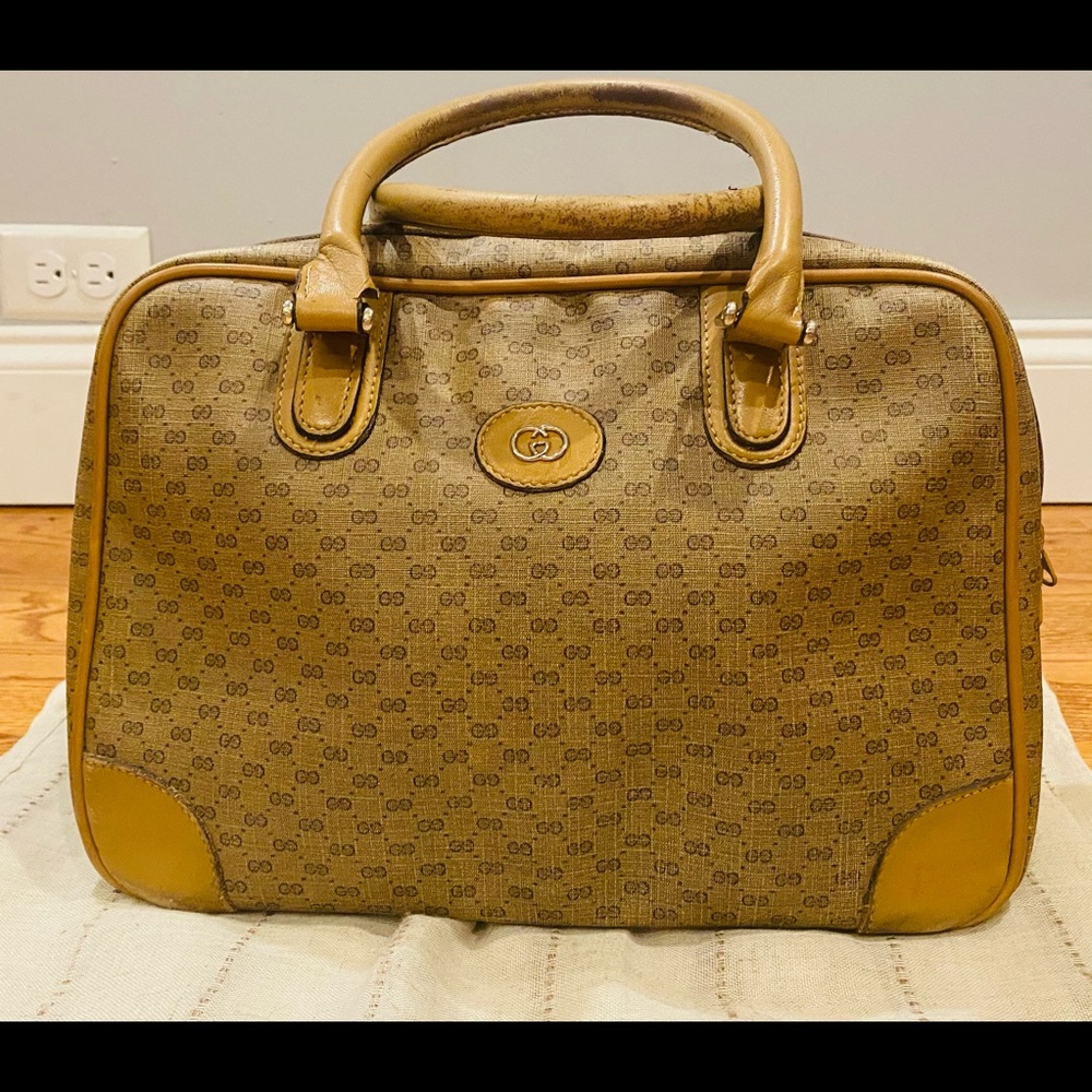 Authentic🌺 SOLD 🌺 Gucci 👜 ❤️
